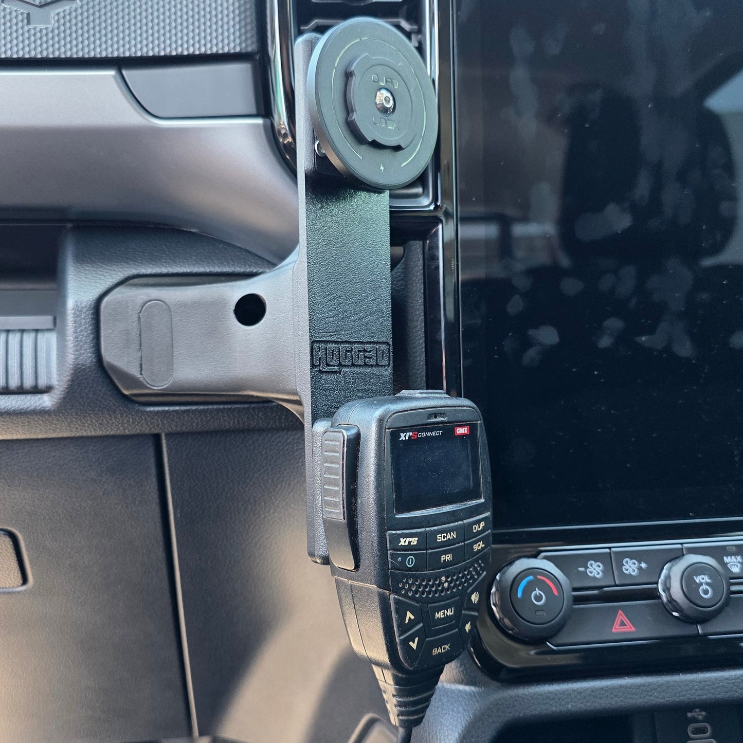 UHF/Quadlock/Universal Dash Mount for Ford Ranger Super Duty IDMS